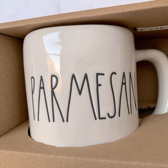 Rae Dunn Parmesan & Chili Flakes shaker set - Picture 2 of 6